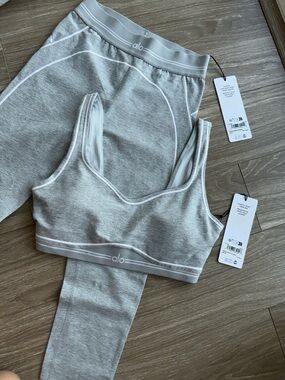 ALO Yoga Light Gray Seamless Sports Bra - Light Gray